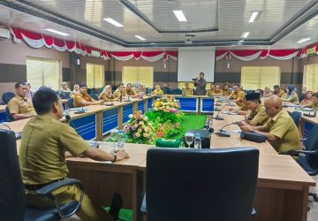 Rapat Perdana dengan Para Kabag di Sekda Kampar: Jadi Contoh dan Tauladan, Terus Berbuat Baik Untuk Kampar yang lebih Baik