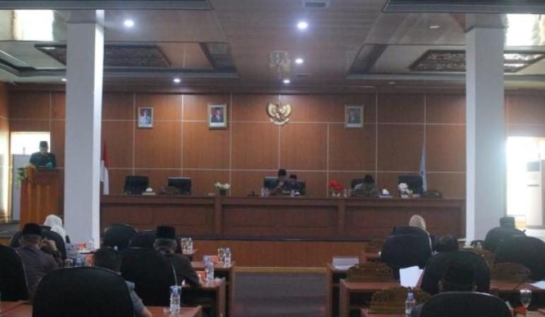 DPRD Kabupaten Benteng Gelar Rapat Paripurna Terkait Raperda PDRD dan BMD