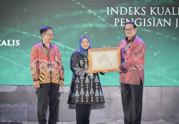 Bupati Bengkalis Kasmarni Kembali Terima Penghargaan Anugrah Meritokrasi KASN 2023