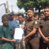 Tolak Kekerasan Terhadap Wartawan, Puluhan Wartawan Melakukan Aksi di Depan Kantor Kejari Palas