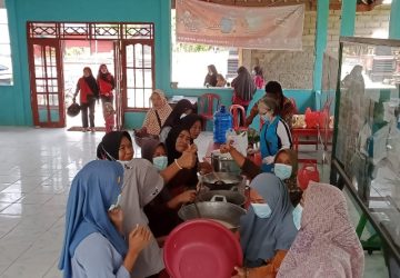 Disperindag Provinsi Lampung Beri Pelatihan Pembuatan Olahan dari Rumput Laut Pada Poktan Sinar Semendo