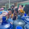 Berbagi Air Bersih Ceria Program Sat Lantas Polres Pelalawan dalam membantu warga di kerinci