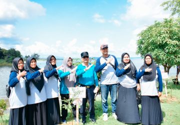 Lakukan Penanaman Bibit Tanaman, Pj Bupati Kampar Berharap Penanaman Pohon Tidak Hanya Seremonial Belaka, Akan Tetapi di Jaga Dan di Pelihara