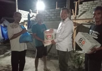 Anggota DPRD Lamsel, H. Andi Apriyanto Berikan Bantuan Sembako Kepada Warga Desa Bangun Rejo