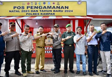 Pj Bupati Kampar Tinjau Posko Keamanan Nataru 2024