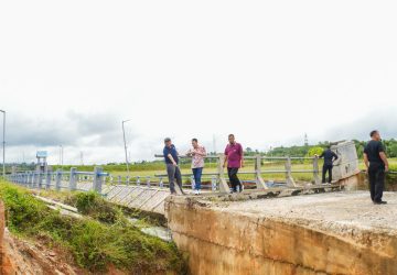 Tinjau Jembatan Embung Sungai Sonsang, Pj Bupati Kampar Hambali: Segera Perbaiki
