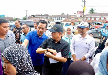 Antisipasi Kenaikan Harga Pada Natal dan Tahun Baru, Pj Bupati Kampar Tinjau Pasar Murah Yang di Gelar Oleh Provinsi Riau
