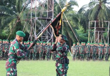 Yonif 141/AYJP Gelar Tradisi Penerimaan Warga Baru