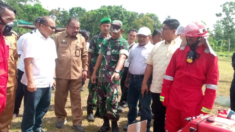 Mewakili Bupati Afrizal Sintong, Kadis LH Suwandi Menghadiri Apel Siaga Karhutla