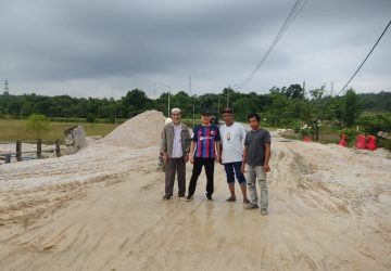 Jembatan Embung Sungai Sonsang Menuju Kantor Bupati Kampar Sudah di Perbaiki, Pj Bupati Kampar Tinjau Lokasi