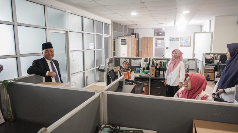 Pastikan Disiplin Pegawai Pasca Libur Nataru, Pj. Bupati H Apriyadi Sidak Setda Muba
