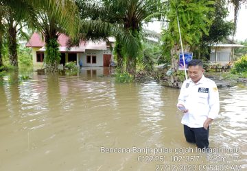 Kades Pulau Gajah Erwan Himbau Warga Agar Waspada Dengan Adanya Luapan Air Sungai Indragiri Hulu Bigitu Besar