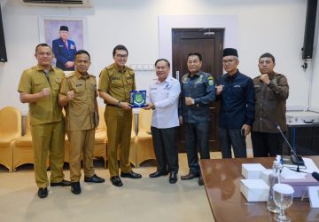 Asisten Perekonomian dan Pembangunan Setda Muba Andi Wijaya Busro Sambut Kunker Komisi I DPRD Provinsi Sumsel
