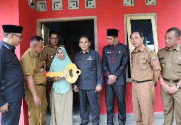 Melalui CSR, Bupati Lampung Selatan Resmikan Hasil Bedah Rumah di Kecamatan Rajabasa