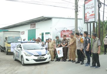 Pj Wali Kota Pekanbaru Lepas Distribusi Logistik Pemilu 2024