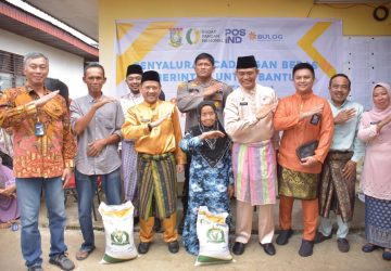 Pj Bupati Kampar Salurkan Bantuan 6,5 Ton Beras BP-CBP Kepada Masyarakat Penerima Manfaat di Kec. Kuok