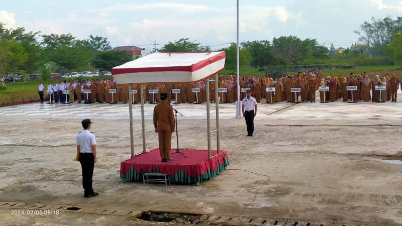 Sekda Rohil Dorong Kepatuhan PNS Dalam Apel Pagi Serta Urusan Pertanggungjawaban Pengadministrasian