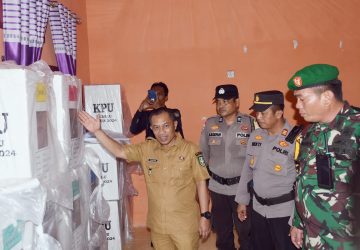 Wabup Bengkalis Pastikan Kesiapan Logistik Pemilu di Desa Ujung Pulau Bengkalis