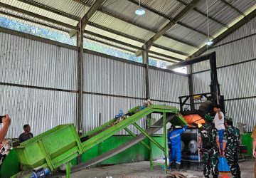Bukit Asam PTBA Serahkan Bantuan Mesin Pemusnah Sampah untuk Muara Enim