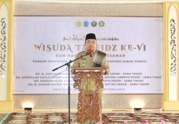 Hadir Wisuda Tahfidz ke-6 dan Haflah Akhirussanah Pondok Pesantren Madrasatul Qur’an, Wabup Husni Beri Bonus 8 Santri Hafiz 30 Juz