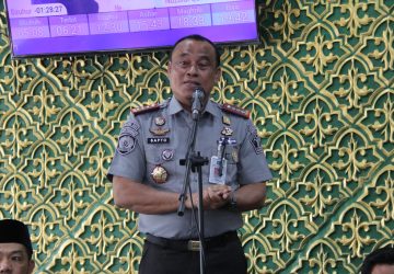 Sambangi Lapas Kelas II A Pekanbaru, KH Abdurrahman Al Banjari Berikan Tausiyah Kepada Warga Binaan dan Pegawai
