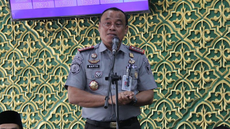 Sambangi Lapas Kelas II A Pekanbaru, KH Abdurrahman Al Banjari Berikan Tausiyah Kepada Warga Binaan dan Pegawai