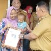 Bupati Nanang Ermanto Sambangi Kediaman Bayi Penderita Jantung Bocor di Desa Way Galih