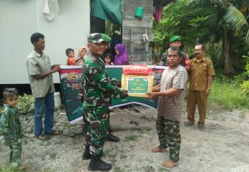 Danramil Delmy Armansya Koramil 0314-06 Kateman Giat Sosial Berikan Sembako Warga Kateman Inhil