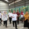 Pastikan Stok Pangan Aman, Bupati Nanang Ermanto Tinjau Gudang Bulog