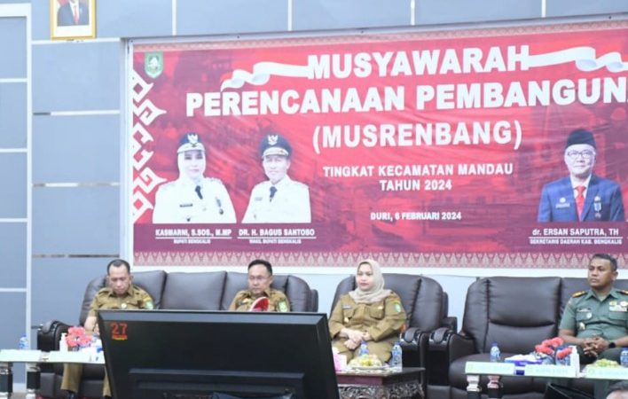 Buka Musrenbang Kec Mandau, Bupati Kasmarni Sampaikan Peningkatan Jalan Masih Jadi Skala Prioritas