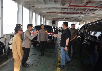 Kapolres Bengkalis dan Didampingi Sekda, Sambut Kapolda Riau Tiba di Bengkalis