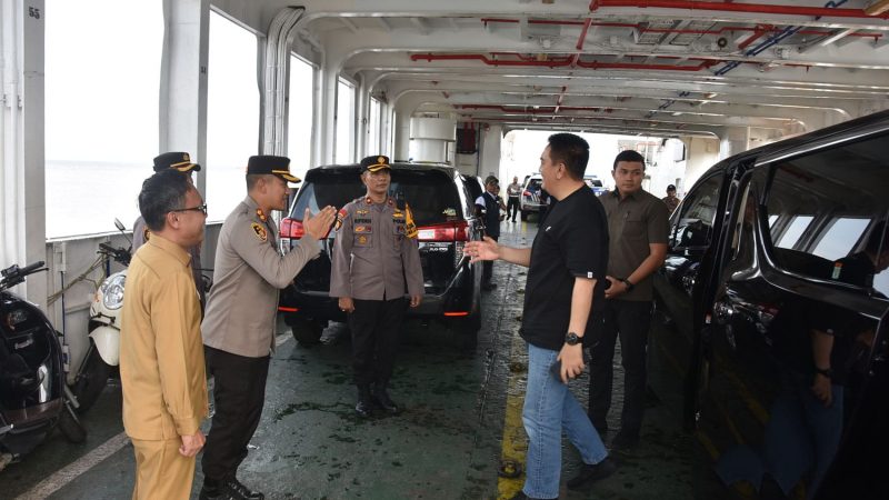 Kapolres Bengkalis dan Didampingi Sekda, Sambut Kapolda Riau Tiba di Bengkalis