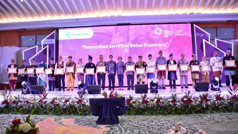 Kampar Terima Sertifikat Bebas Frambusia Dari Menteri Kesehatan RI