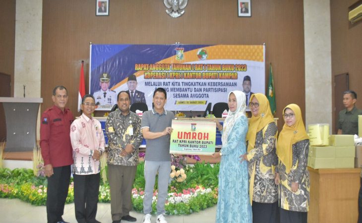 Pj. Bupati Kampar Tutup RAT KPRI Kampar