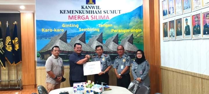 Kemenkumham Memberikan Penghargaan KKP HAM Kepada Pemko Gunungsitoli Tahun 2022