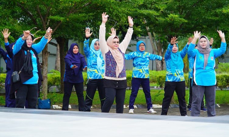 Jaga Kebugaran Tubuh, Pj TP PKK Muba Senam Sehat Bersama Puluhan Lansia