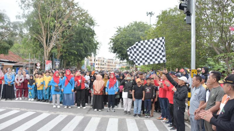 Ratusan Masyarakat Bengkalis Meriahkan Jalan Sehat dan Edukasi HUT Damkar ke-105