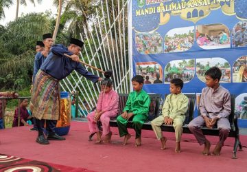 Menjelang Ramadhan Desa Teluk Latak Melaksanakan Tradisi Beaghak Balimau Kasai