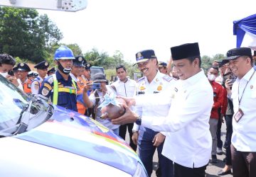Pj Walikota Launching Mobil Layanan Cepat LPJU dan Bus TMP Gratis Bagi ASN
