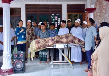 Dunia Pendidikan Kabupaten Kampar Berduka, Pj. Bupati Kampar Melayat ke Rumah Salah Satu Tokoh Pendidikan Kampar