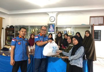 DPP dan DPW Provinsi Riau Serikat Buruh dan Pekerja L.E.M Perisai Pancasila Berbagi Takjil