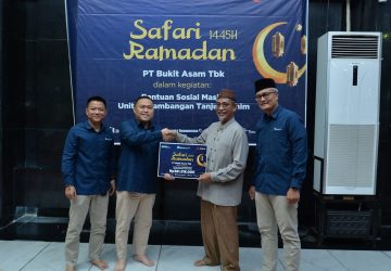 Berbagi Berkah Ramadan, Bukit Asam Salurkan Bantuan untuk 106 Masjid