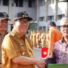 Pj Bupati serahkan SK Pensiun Pegawai dan Bantuan Purna Bakti Korpri