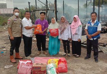 Pemkab Muba Gerak Cepat Serahkan Bantuan Kepada Korban Kebakaran di Kelurahan Mangun Jaya
