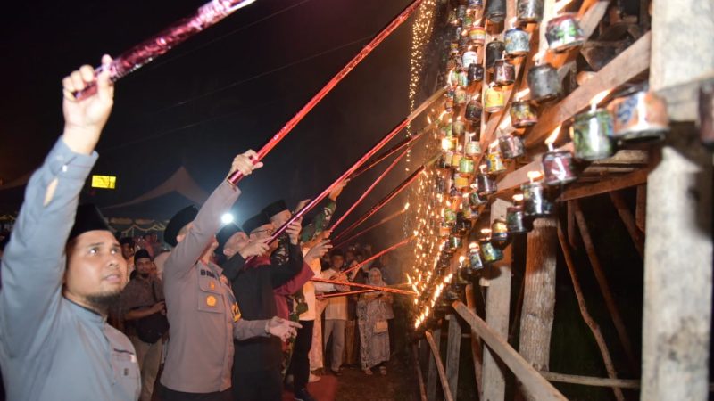 Wabup Bagus Santoso Bersama Forkopimda Membuka Secara Resmi Festival Budaya Lampu Colok 2024