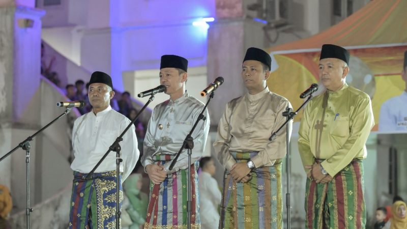 Bupati Rohil Bersama Forkompinda&nbsp; Lepas Peserta Pawai Takbir Idul Fitri 1445 H