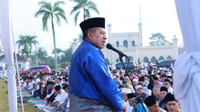 Bupati Siak Sholat Idul Fitri 1445H/2024m Di Depan Istana Siak Bersama Masyarakat