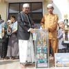 Usai Sholat Ied, Bupati Tanjabbar Serahkan Hadiah Festival Arakan Sahur