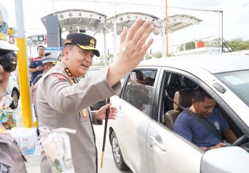 Jendral Bintang Dua, Turun Mengatur Lalu Lintas Arus Mudik di Tol Sungai Pinang Kampar