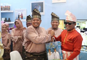 Stand Bazar Kabupaten Siak Diminati Pejabat Lintas Kabupaten dan Pengunjung Rela Antrian